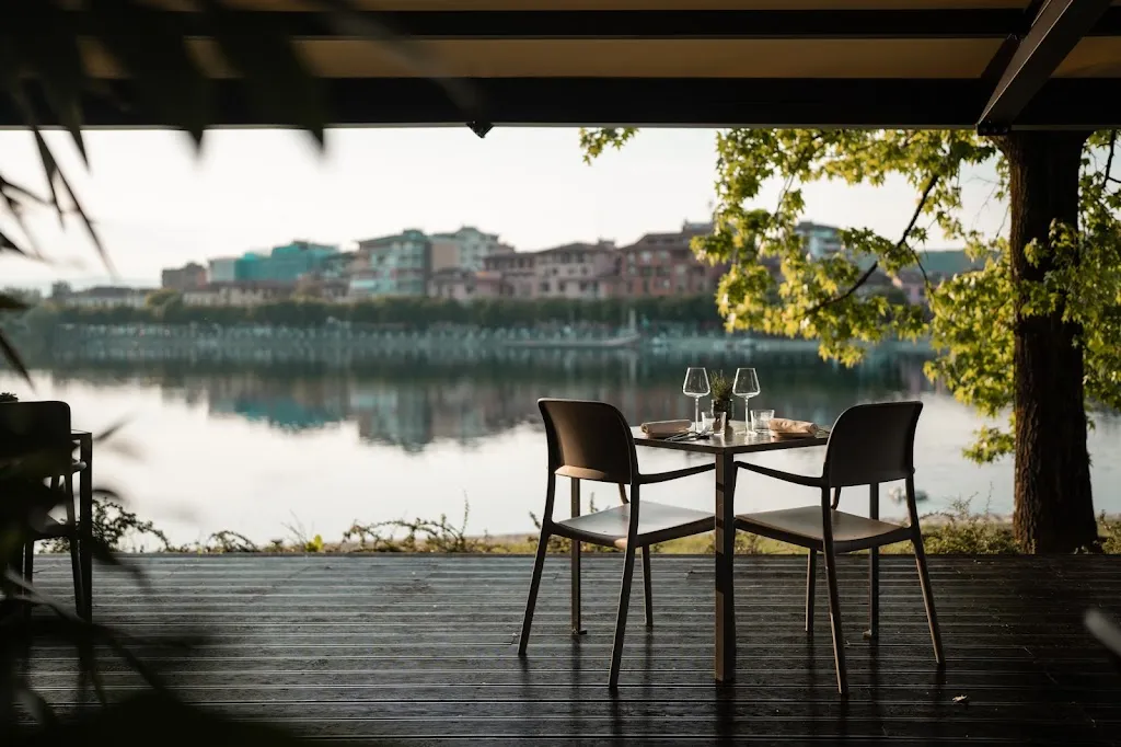 Porto 11 restaurant in Castelletto