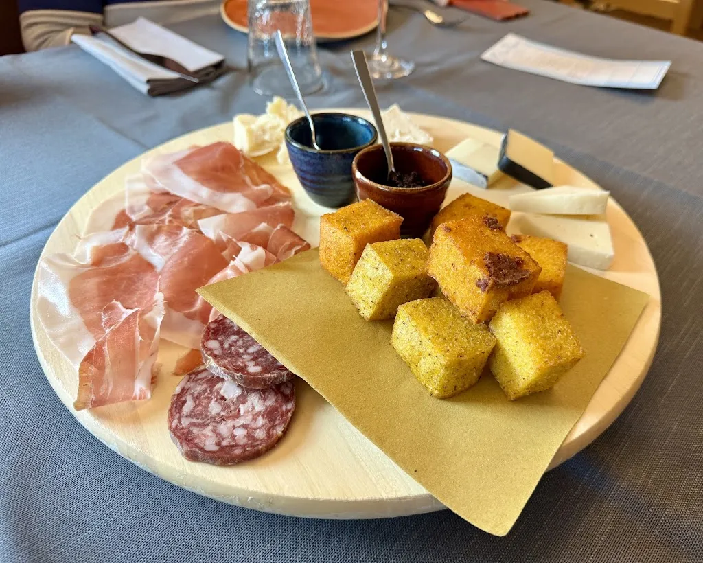 Ristorante Giavelli Montebabbio_Castellarano_slider_image_2