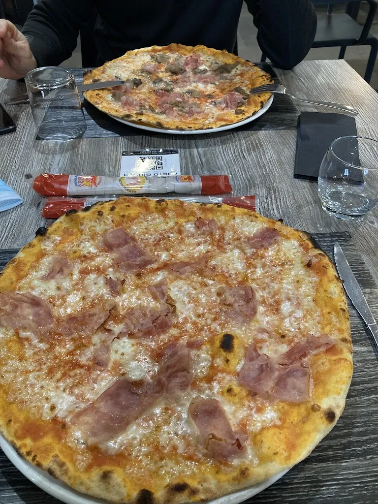 Réka Katona_Ristorante Pizzeria Posto Giusto_Castelnuovo Rangone_review