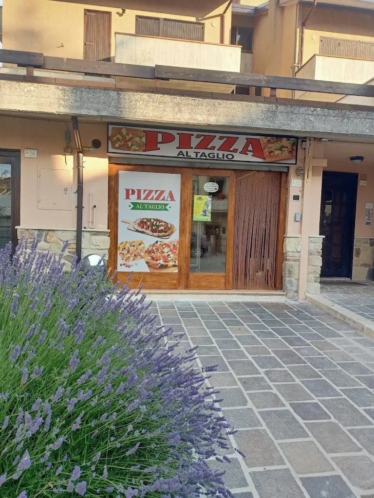 Daniele de cubellis_🍕 Pizza al taglio da Floriana_Ovindoli_recensione