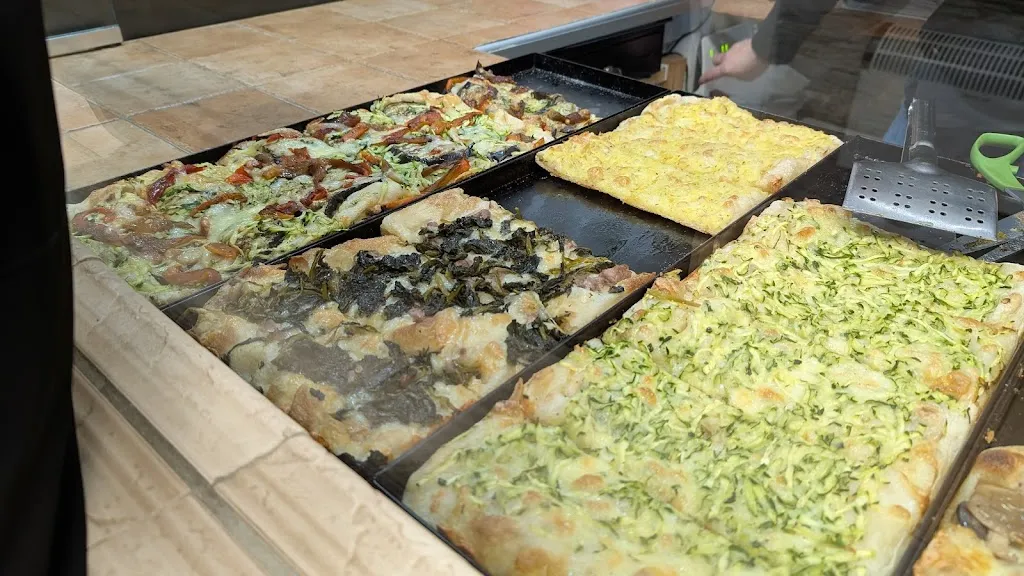 Luigi de Costanzo_🍕 Pizza al taglio da Floriana_Ovindoli_recensione