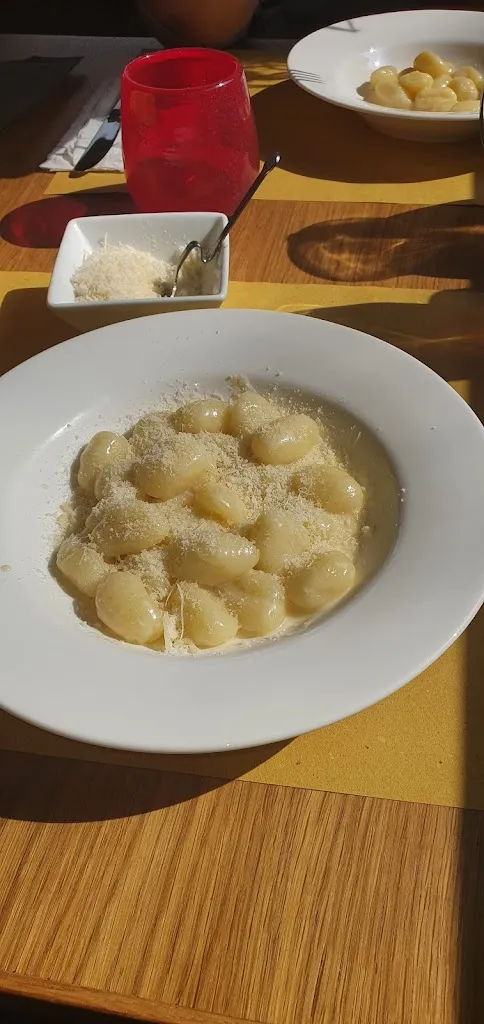 Monja Beneventi_Bar 351_Castelnovo ne'Monti_review