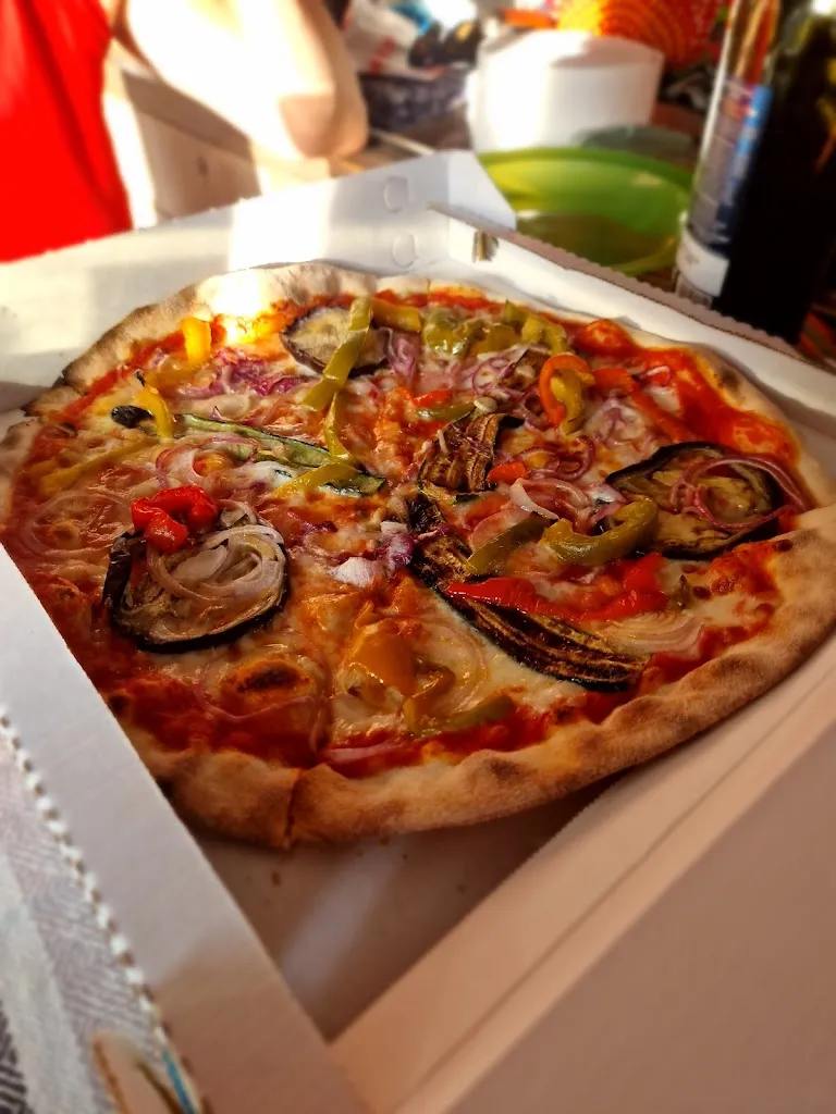 DoppioZero da Mario pizzeria da asporto_Castelnovo ne'Monti_slider_image_3