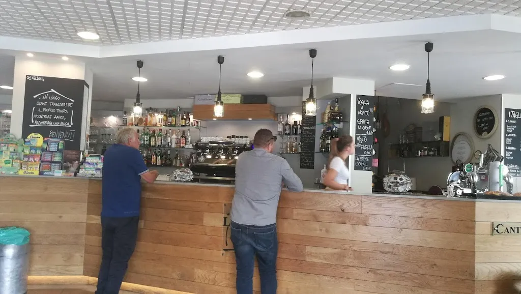 Bar La Croce restaurant in Castelnovo ne'Monti