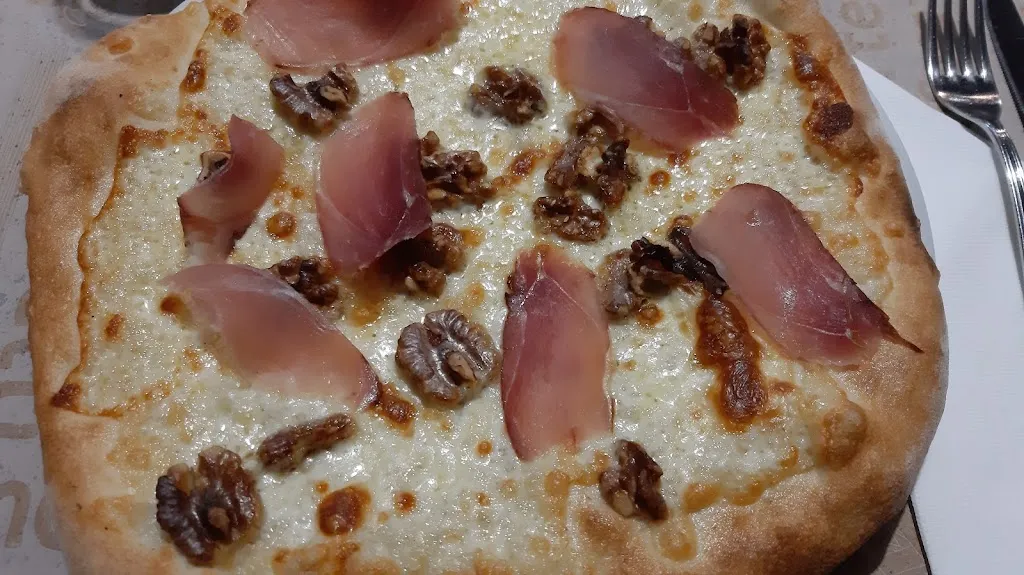 PIzzeria La Fornace_Ovindoli_slider_image_3