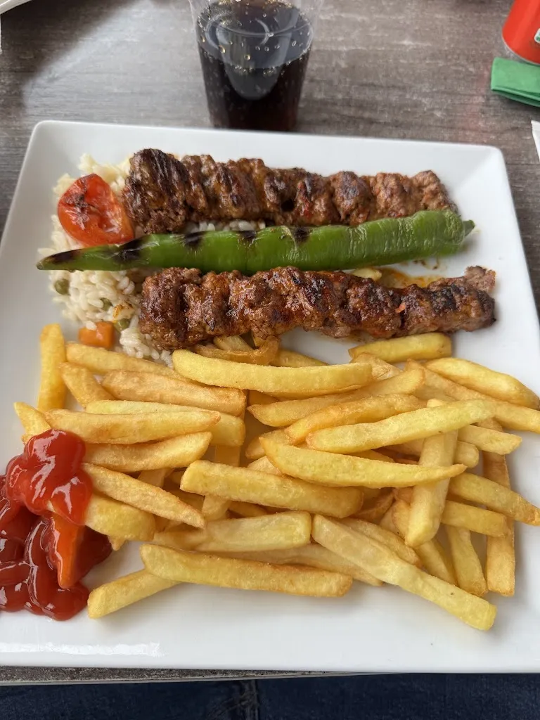 Anatolia Turkish Pizza Grill Kebab_Cavazzona_slider_image_3