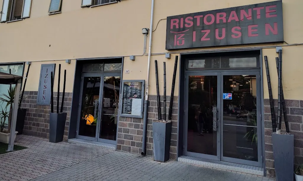 IZUSEN restaurant in Cento