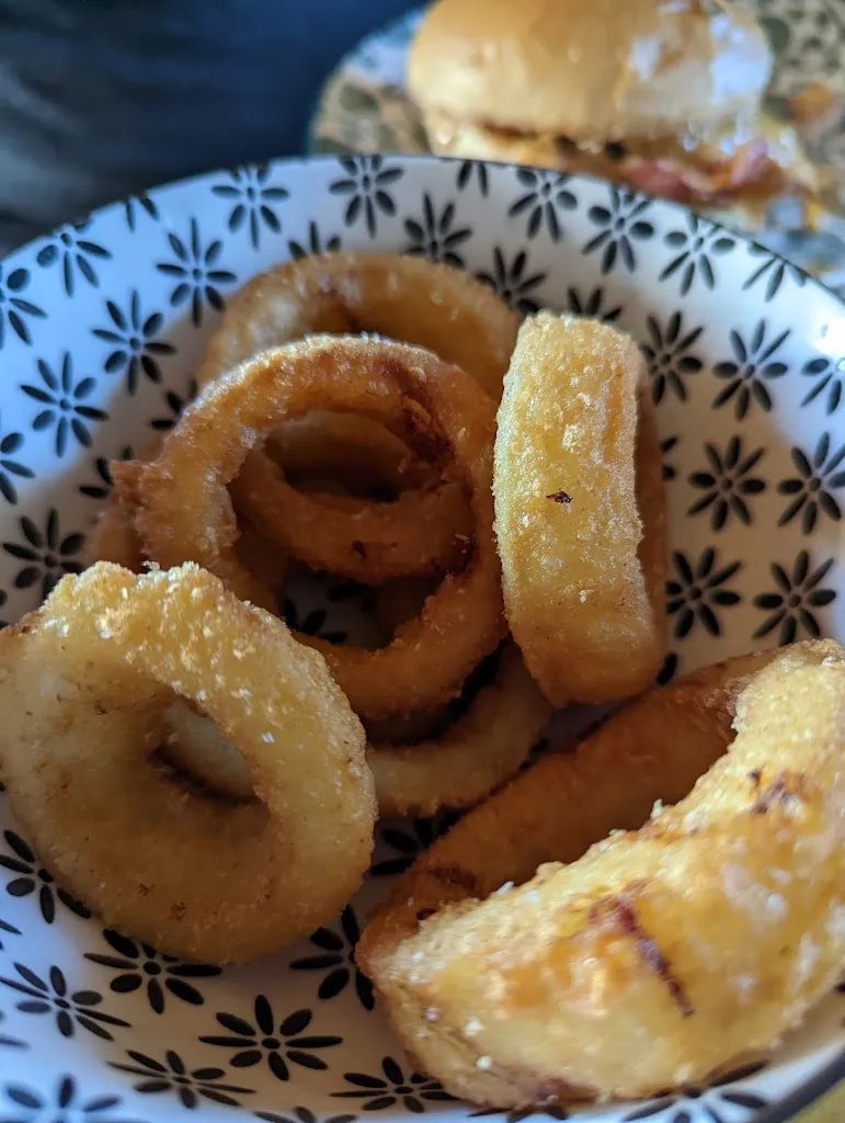 Enrico Knoll_PUBlic_Castenaso_review