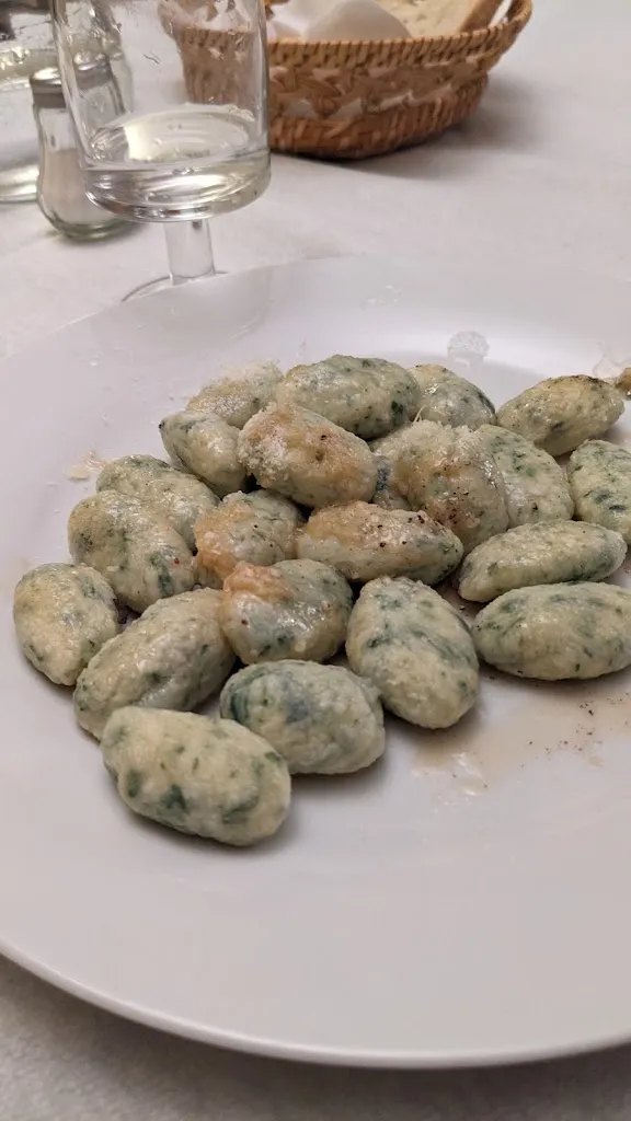 Fabio Fasce_Albergo del pino_Cerignale_review