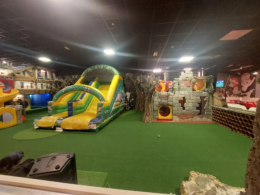 Bowling Seventies_Cerasolo_slider_image_1