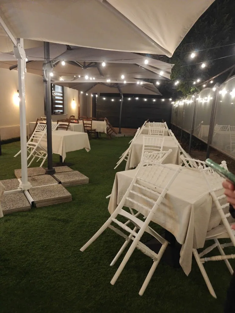 Ristorante chest'è restaurant in Cavezzo