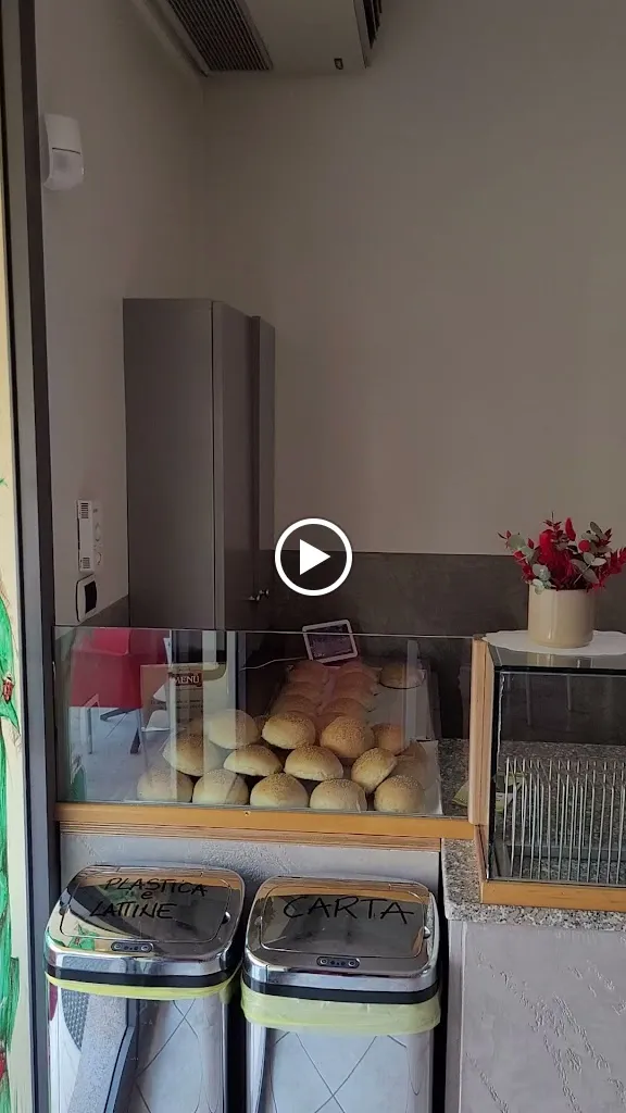 Pizza Shop La Coccinella di Lugli Daniele e C restaurant in Cavezzo