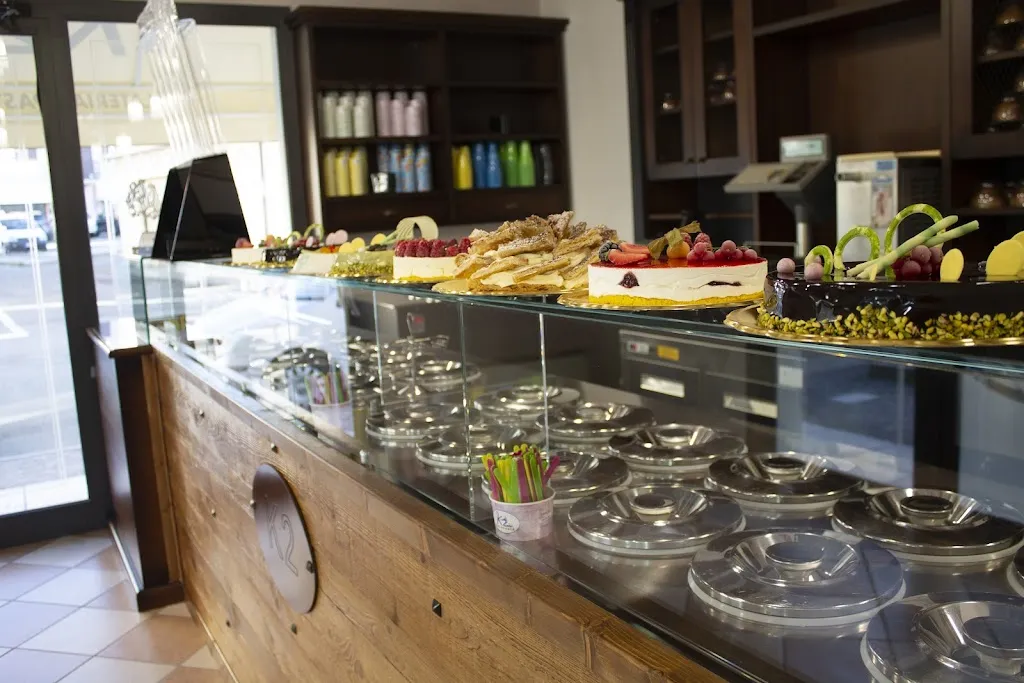 K2 Cavezzo gelateria pasticceria restaurant in Cavezzo
