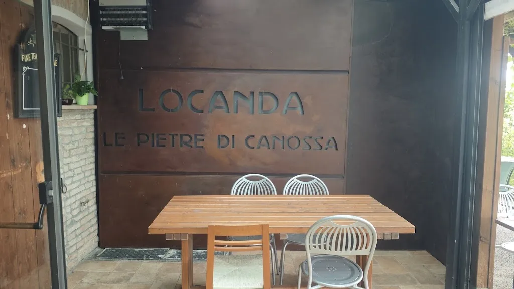 Andrea Giglioli_Le Pietre Di Canossa Di Conti Marina_Ciano d'Enza_review