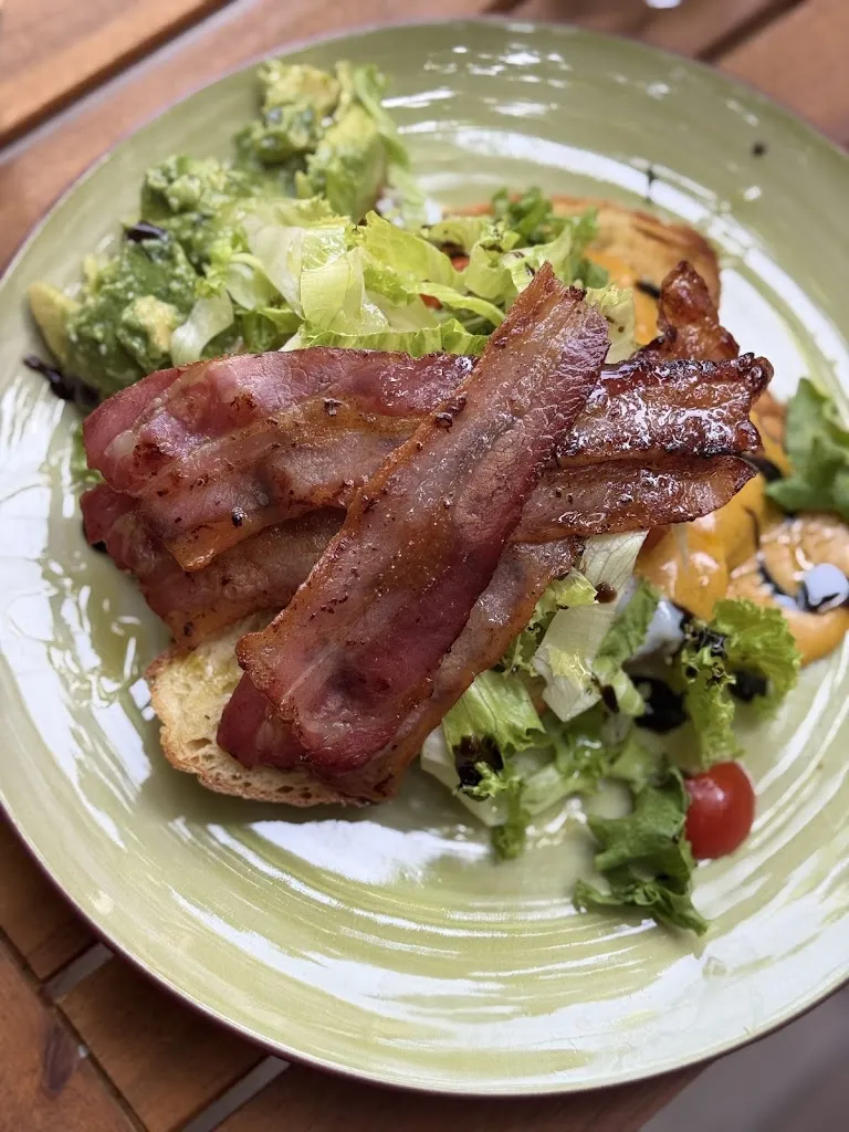 Alessandra Perrone_PUB CIRCUS_Codigoro_review