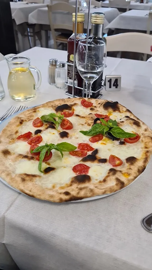 Amir Batsrati_Oasi Bianca Resort_Codigoro_reseña