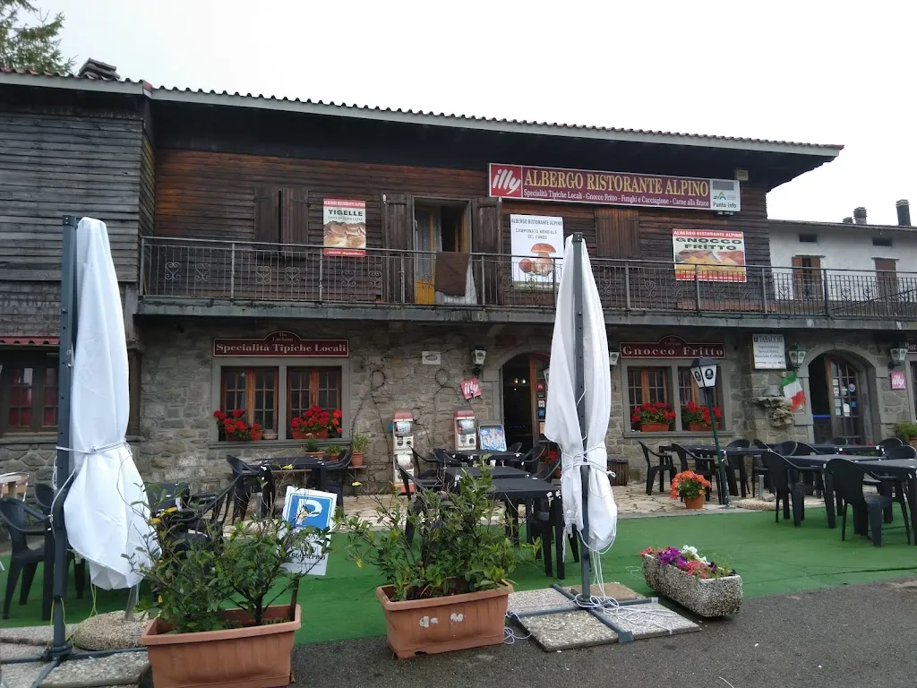 Albergo Ristorante Alpino_Collagna_slider_image_3