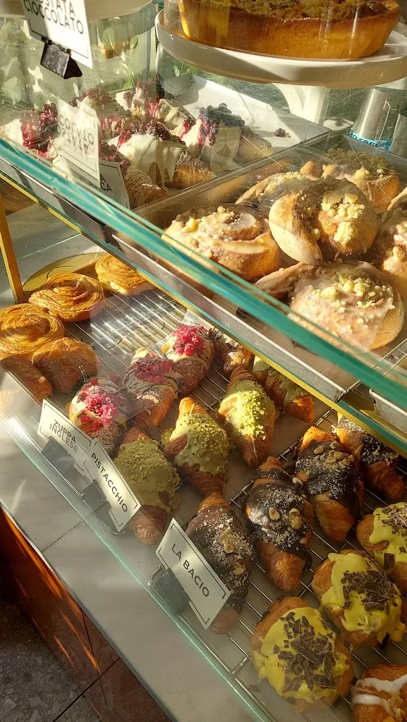 Sogand Sj_CASAMADIE - Piazza del Popolo_Cesena_recensione