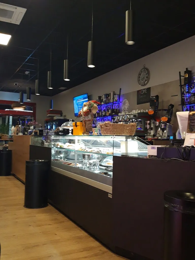 Patrizia Gramigna_Home - restaurant bar_Cesena_review