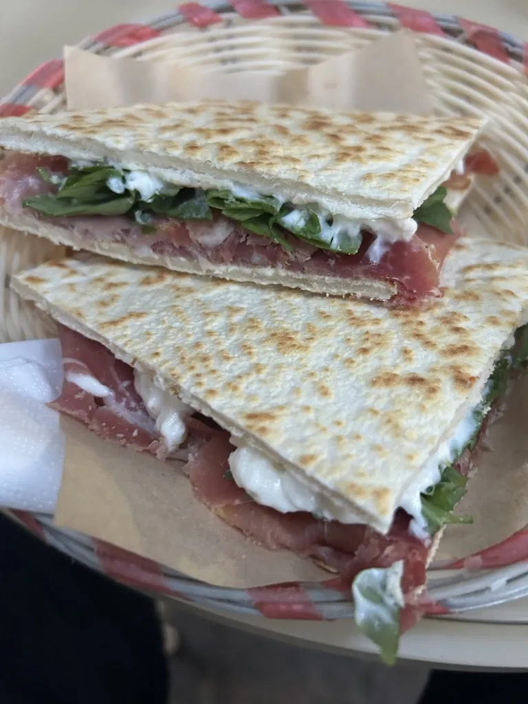 Francesca Rainieri_Chiosco del Savio_Cesena_review