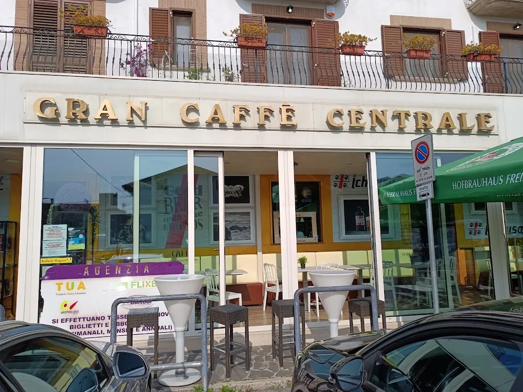 Gran Caffè Centrale restaurant in Penna Sant'Andrea