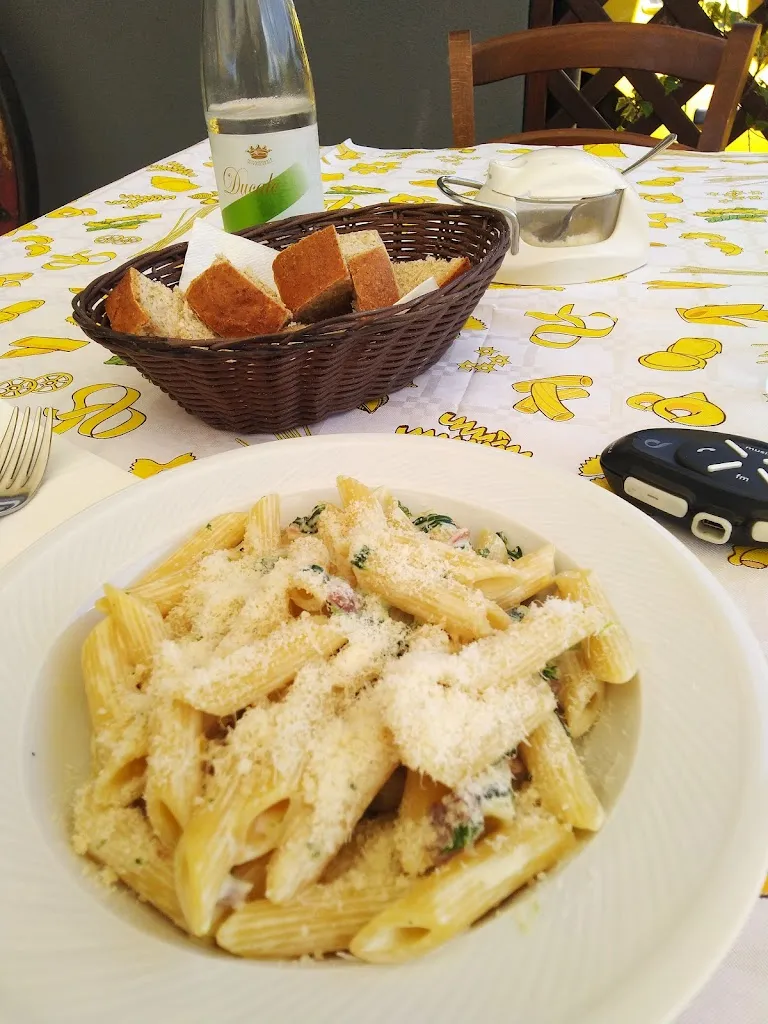 Scarabeo Ristorante Pizzeria_Compiano_slider_image_2