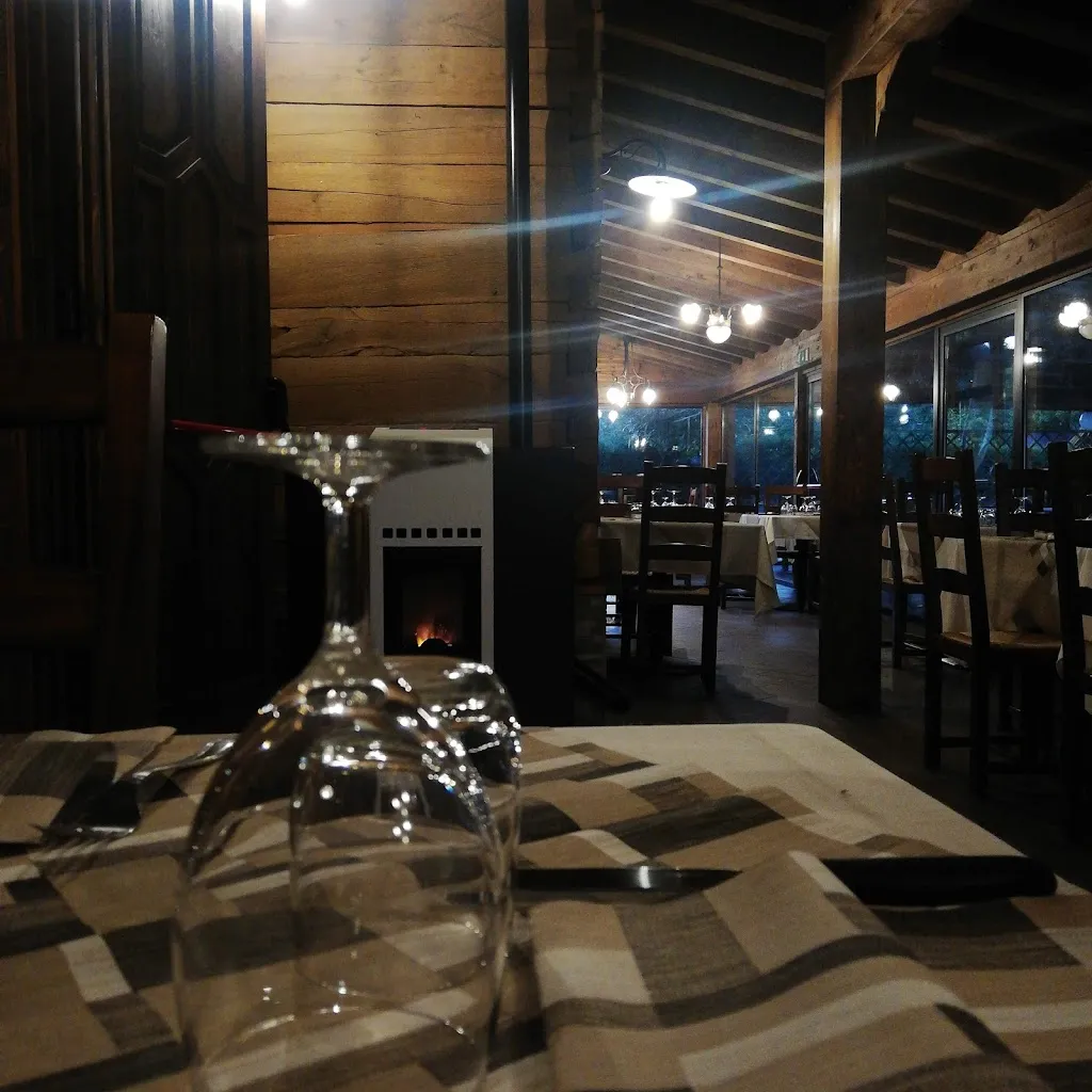 Ristorante pizzeria il tiratardi da Ivan restaurant in Compiano