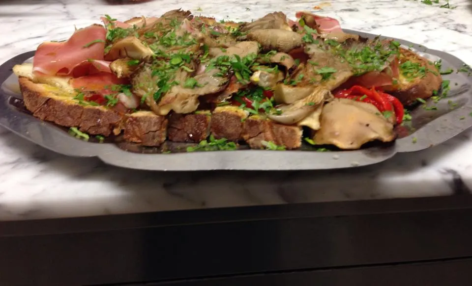 Pizzeria Bruschetteria Al Solito Posto_Perano_slider_image_2