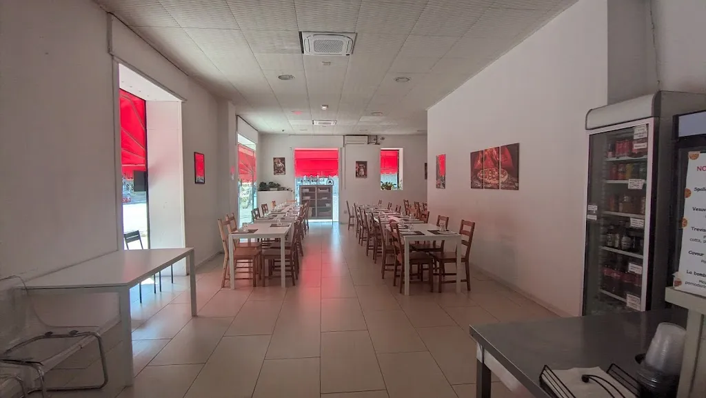 Pizzalandia restaurant in Corcagnano