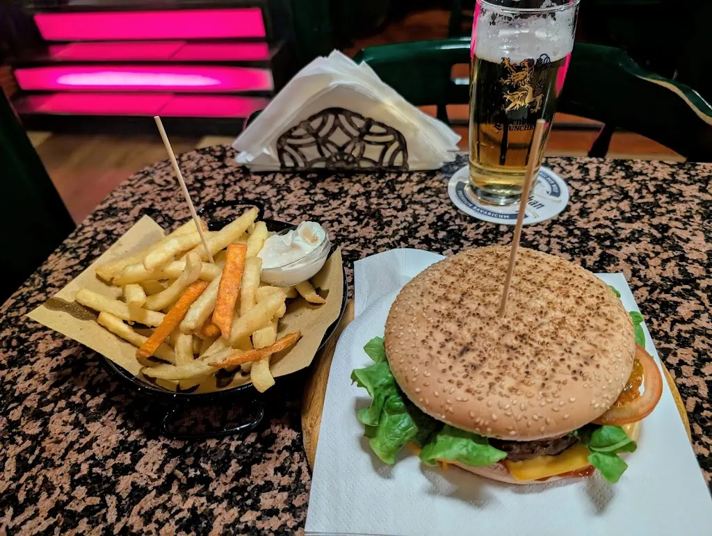 Birroteca Panineria Old America_Copparo_slider_image_2