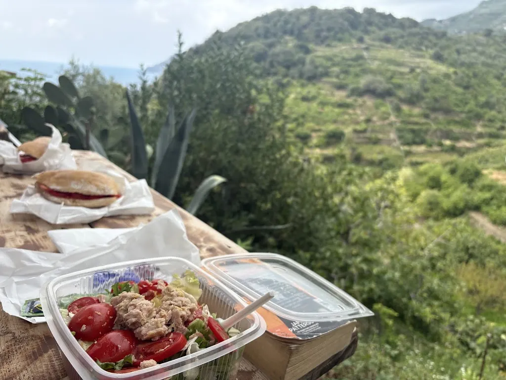 Joel Hemms_Andrea's Corniglia_Corniglio_review