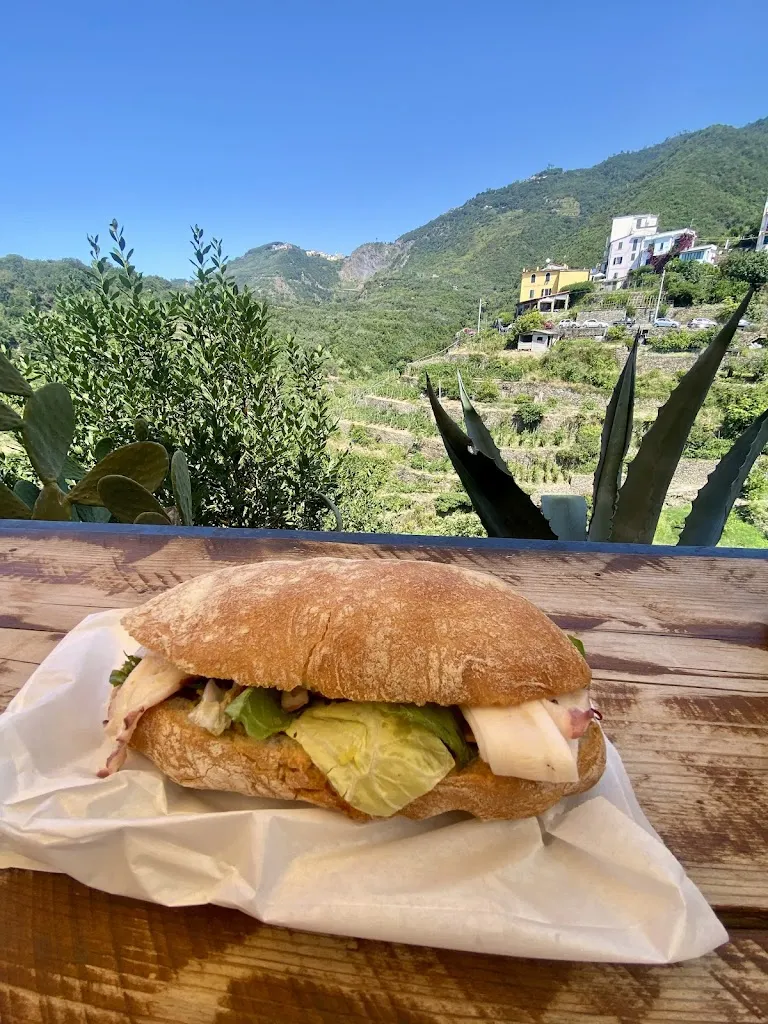 Andrea's Corniglia_Corniglio_slider_image_3