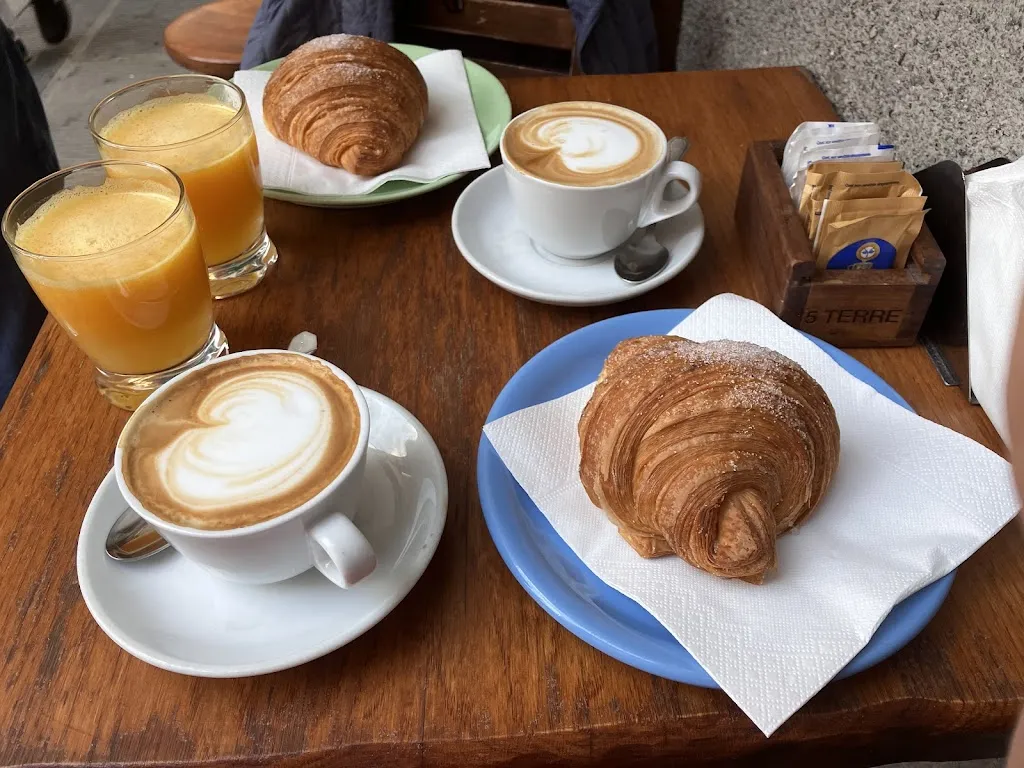 Bar Pan e Vin_Corniglio_slider_image_3