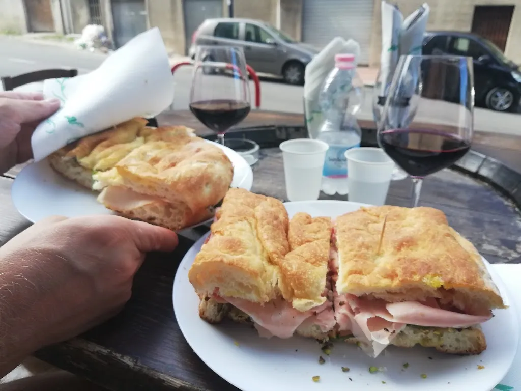 Arianna Bär_Hostaria Del Castello wine & beer shop_Ortona_review