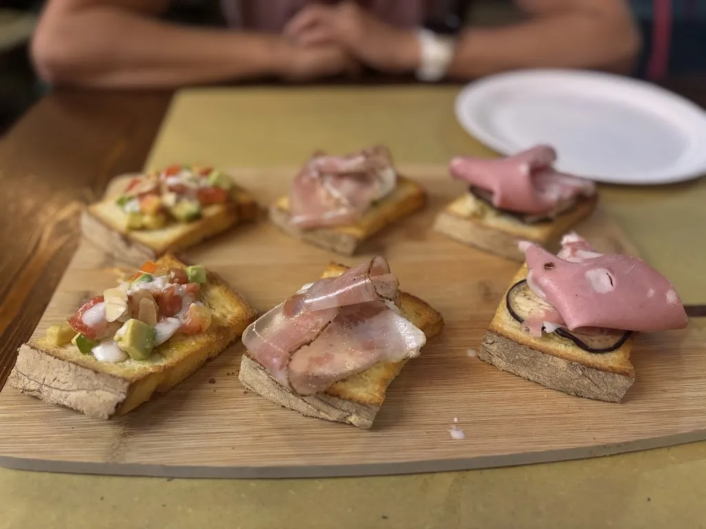 Hostaria Del Castello wine & beer shop_Ortona_slider_image_3