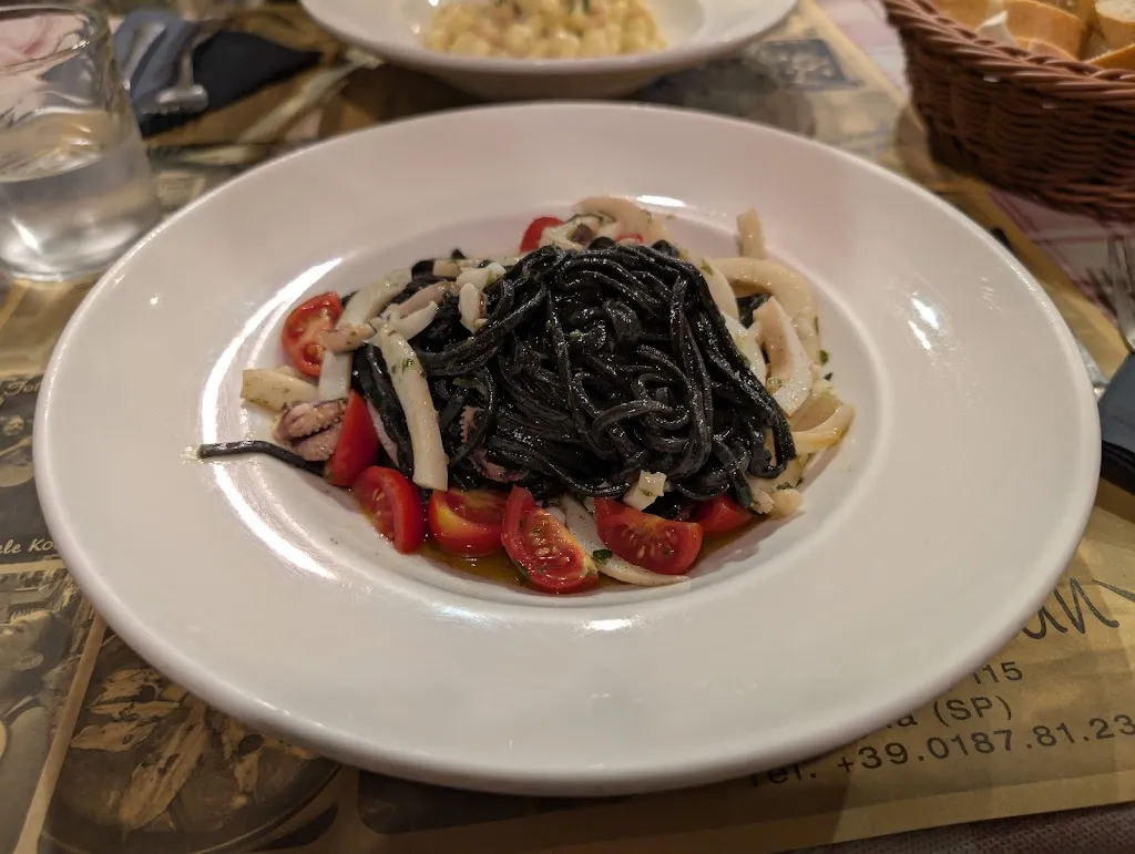 Enoteca Il Pirun_Corniglio_slider_image_3