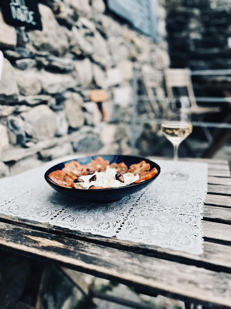 Anka Dobravc_Terra Rossa Winebar wine&food_Corniglio_review