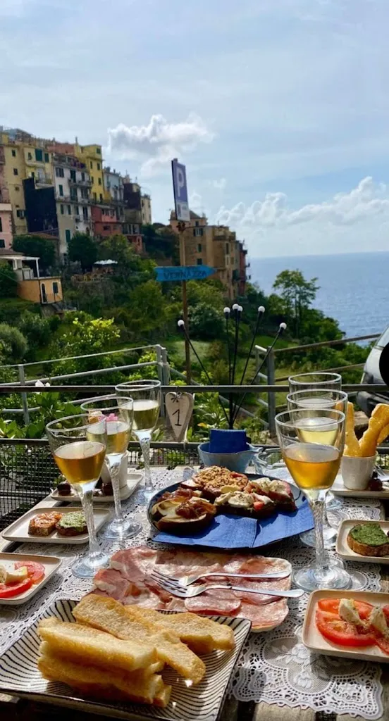 Terra Rossa Winebar wine&food_Corniglio_slider_image_3