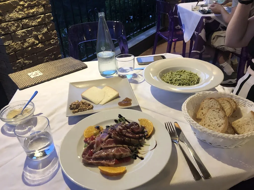 Corrie True_Cecio Ristorante Camere_Corniglio_review
