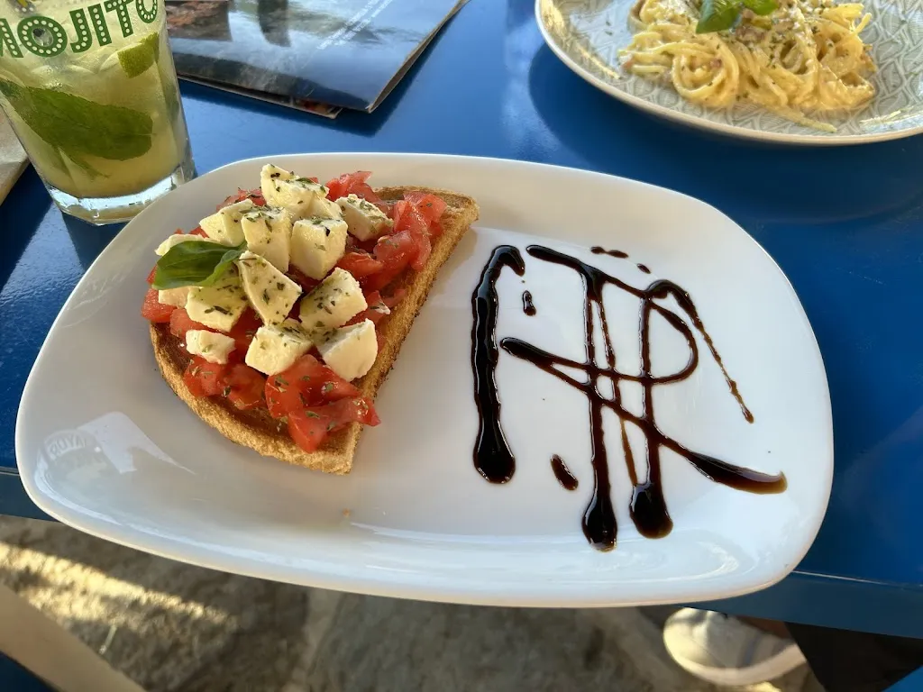 Elisa Vela_Bar Nunzio_Corniglio_review