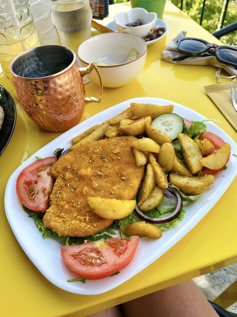 mies_Bar Nunzio_Corniglio_review