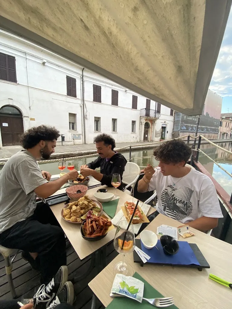 Oscar Zamboni_Banchina 52 - Comacchio_Comacchio_review