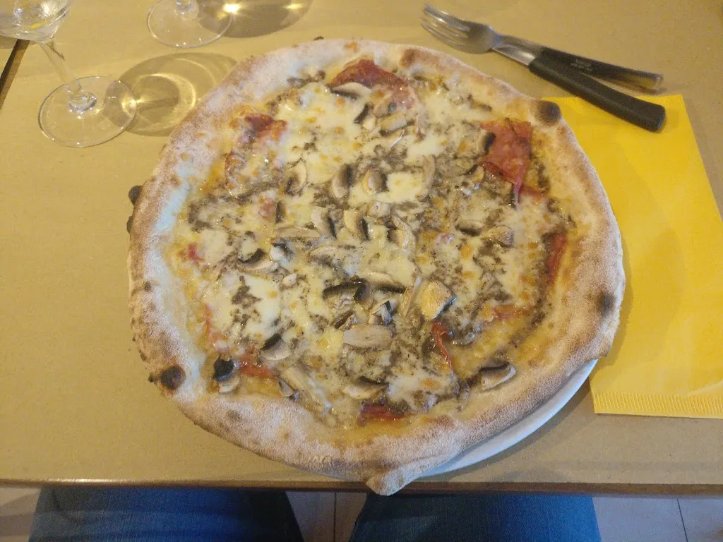Julien Ostermann_KITCHENETTA ristorante pizzeria forno a legna_Ortona_review