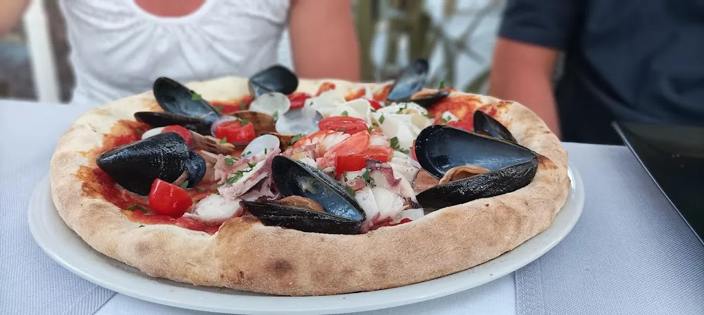 Martin Bayer_Roof Garden Ristorante Pizzeria cocktail bar_Comacchio_recensione