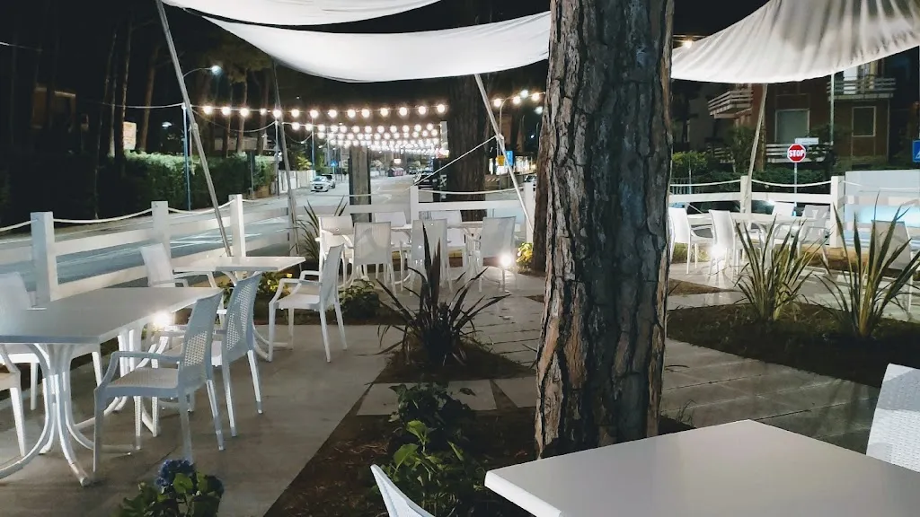 Roof Garden Ristorante Pizzeria cocktail bar_Comacchio_slider_image_1