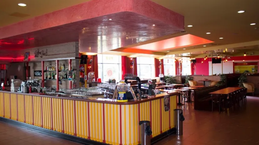 Red Pub | Ristorante Pizzeria Pub restaurant in Comacchio