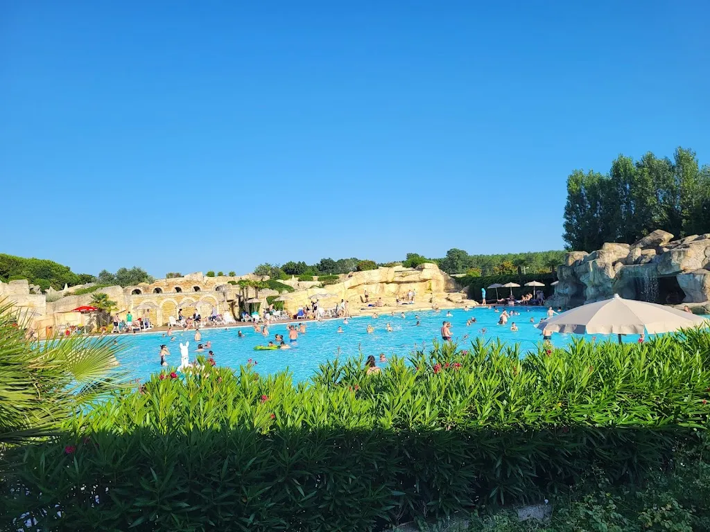 Caroline Sheppard Thornton_Baia Tahiti_Comacchio_review