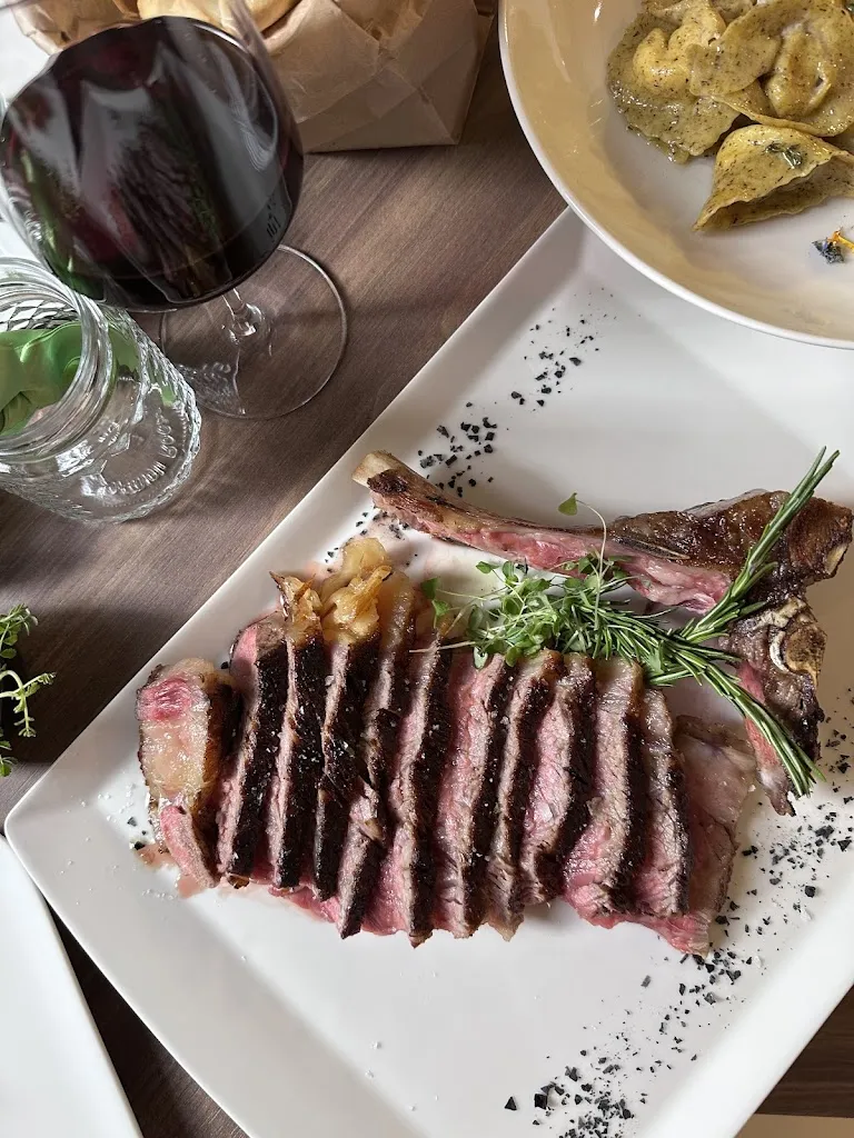 Combriccola Garibaldi Cucina Grill e Shop_Correggio_slider_image_3