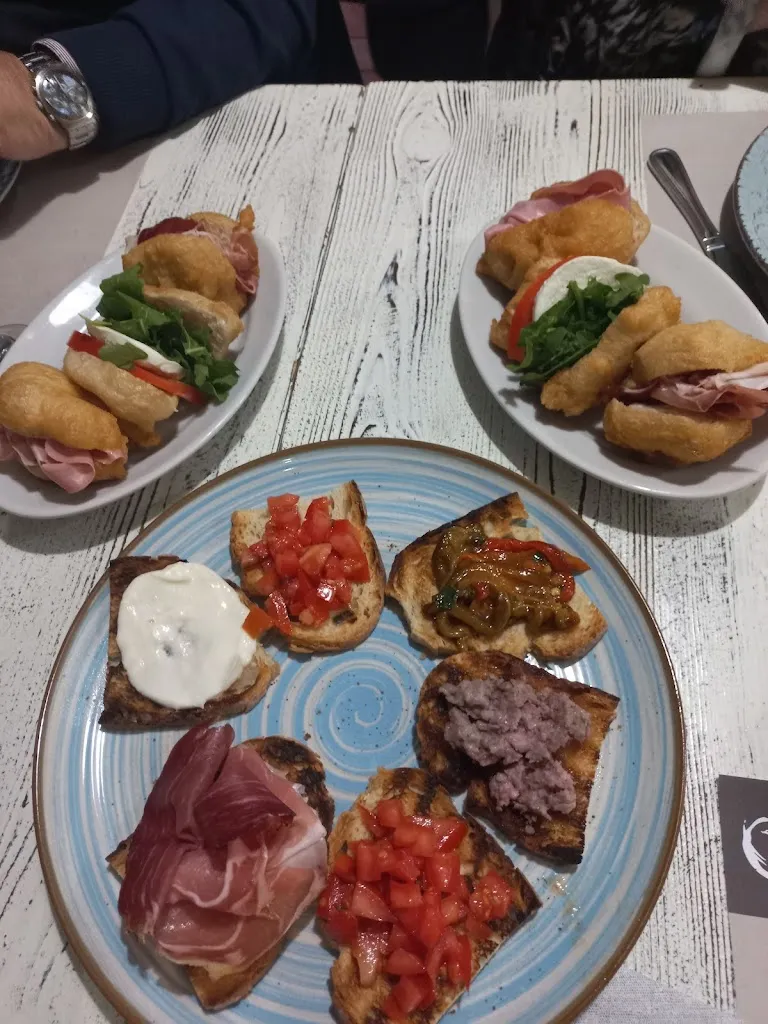 Teresa Genua_Tanam-bè_Ortona_review