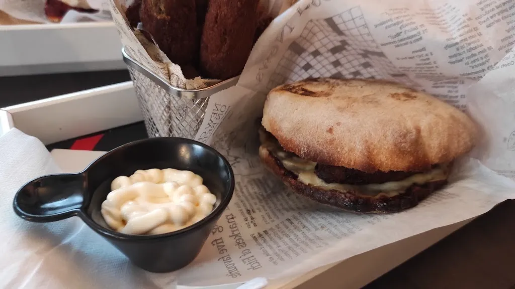 Cdp_CalaBRIOtto - Il burger calabrese dal #saporeunico - Street Food & Catering VALSAMOGGIA_Crespellano_review